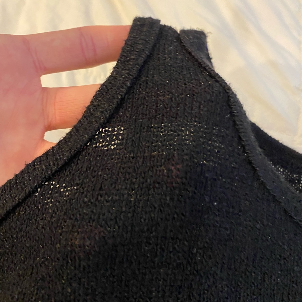 Shoulder Cut-Out Top - Picture 9 of 9
